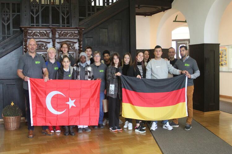 Begrüßung der Gäste im Foyer