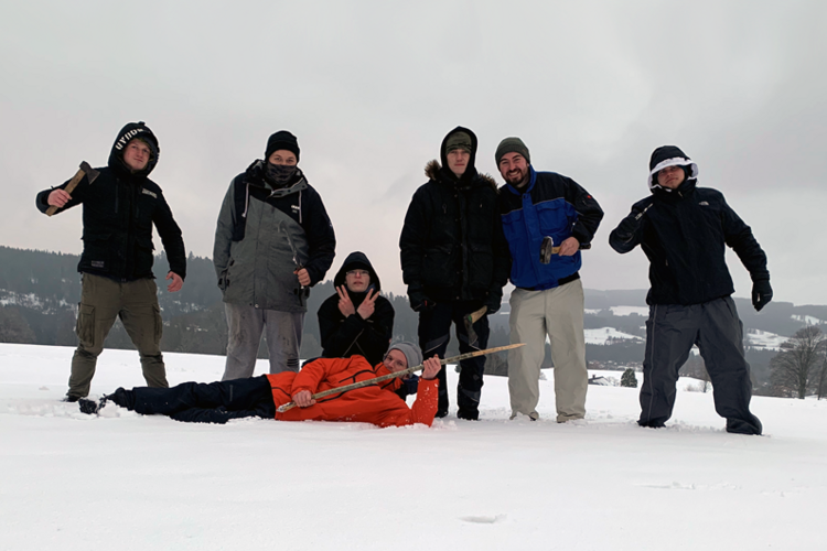 Die 5 Auszubildenden mit den Ausbildern Reber und Rosenstihl